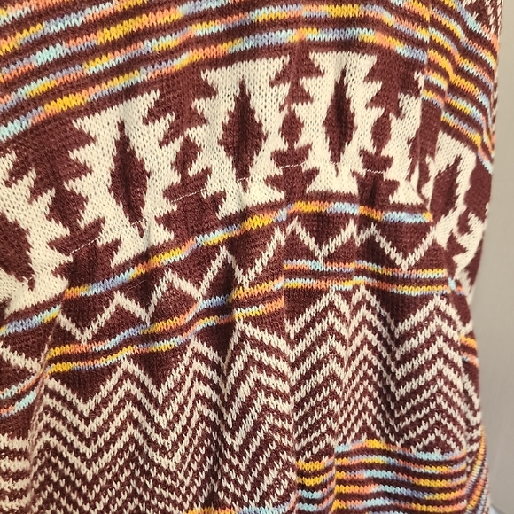 Xhilaration Burgundy and Cream Knit - Picture 12 of 14